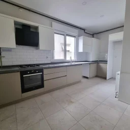 Geni̇ş Salon Geni̇ş Mutfak | 125 M² Ferah Ve Kullanişli Dai̇re