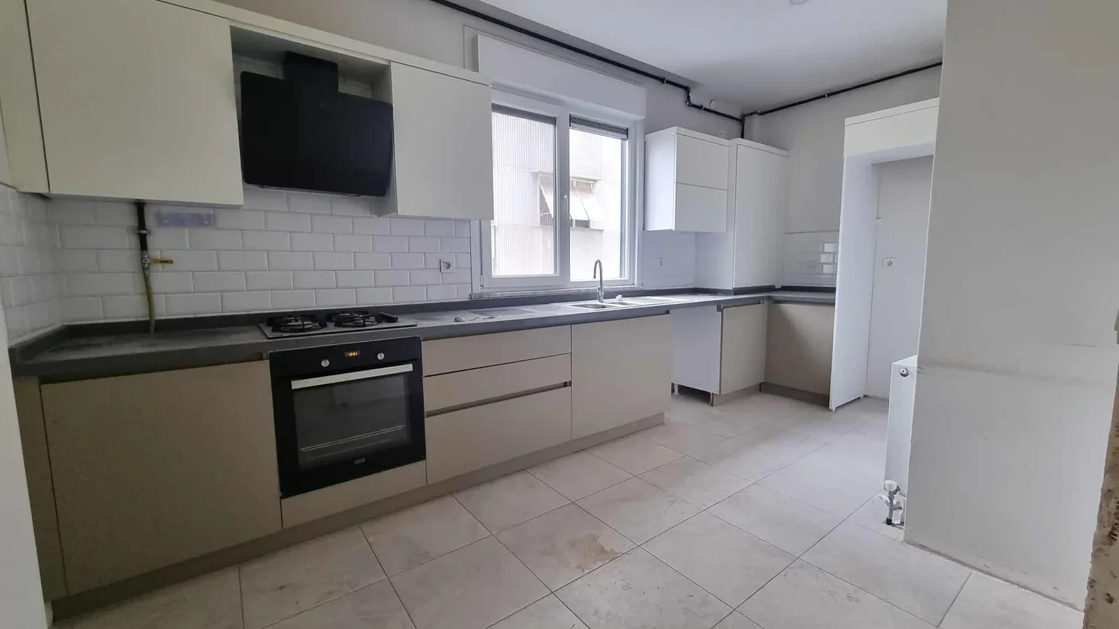 Geni̇ş Salon Geni̇ş Mutfak | 125 M² Ferah Ve Kullanişli Dai̇re