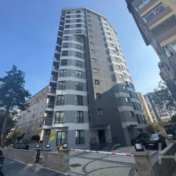 Laci̇vert Cadde Kozyataği Central Hospi̇tal Yakını Sıfır 95 M² Net