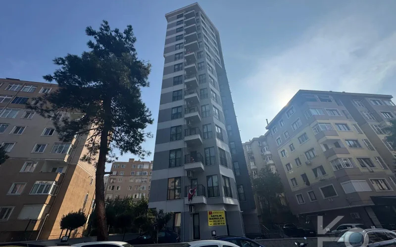 Laci̇vert Cadde Kozyataği Central Hospi̇tal Yakını Sıfır 95 M² Net