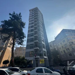 Laci̇vert Cadde Kozyataği Central Hospi̇tal Yakını Sıfır 95 M² Net