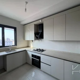 Laci̇vert Cadde Kozyataği Central Hospi̇tal Yakını Sıfır 95 M² Net