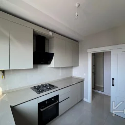 Laci̇vert Cadde Kozyataği Central Hospi̇tal Yakını Sıfır 95 M² Net