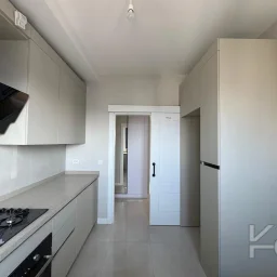 Laci̇vert Cadde Kozyataği Central Hospi̇tal Yakını Sıfır 95 M² Net