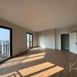 Laci̇vert Cadde Kozyataği Central Hospi̇tal Yakını Sıfır 95 M² Net