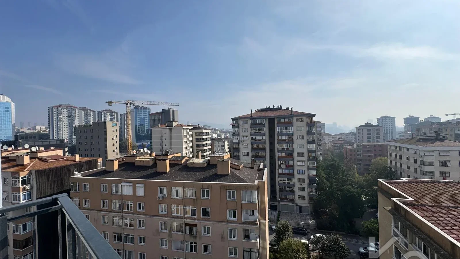 Laci̇vert Cadde Kozyataği Central Hospi̇tal Yakını Sıfır 95 M² Net