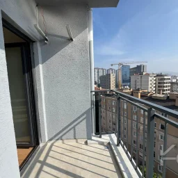 Laci̇vert Cadde Kozyataği Central Hospi̇tal Yakını Sıfır 95 M² Net