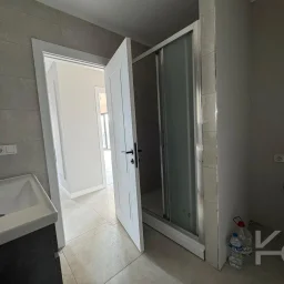 Laci̇vert Cadde Kozyataği Central Hospi̇tal Yakını Sıfır 95 M² Net