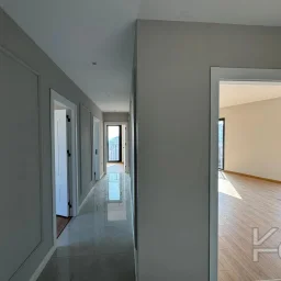 Laci̇vert Cadde Kozyataği Central Hospi̇tal Yakını Sıfır 95 M² Net