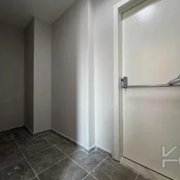 Laci̇vert Cadde Kozyataği Central Hospi̇tal Yakını Sıfır 95 M² Net