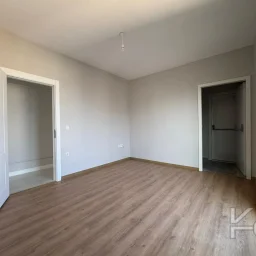 Laci̇vert Cadde Kozyataği Central Hospi̇tal Yakını Sıfır 95 M² Net