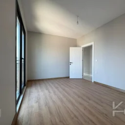 Laci̇vert Cadde Kozyataği Central Hospi̇tal Yakını Sıfır 95 M² Net