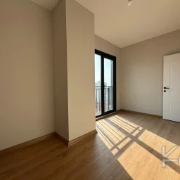Laci̇vert Cadde Kozyataği Central Hospi̇tal Yakını Sıfır 95 M² Net