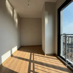 Laci̇vert Cadde Kozyataği Central Hospi̇tal Yakını Sıfır 95 M² Net