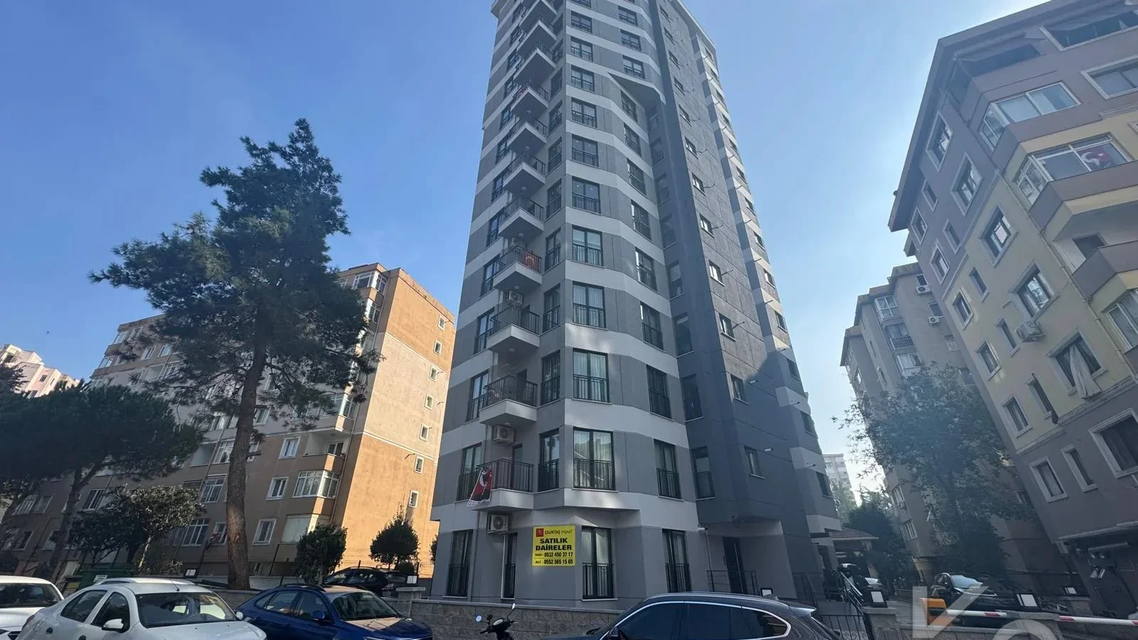 Laci̇vert Cadde Kozyataği Central Hospi̇tal Yakını Sıfır 95 M² Net