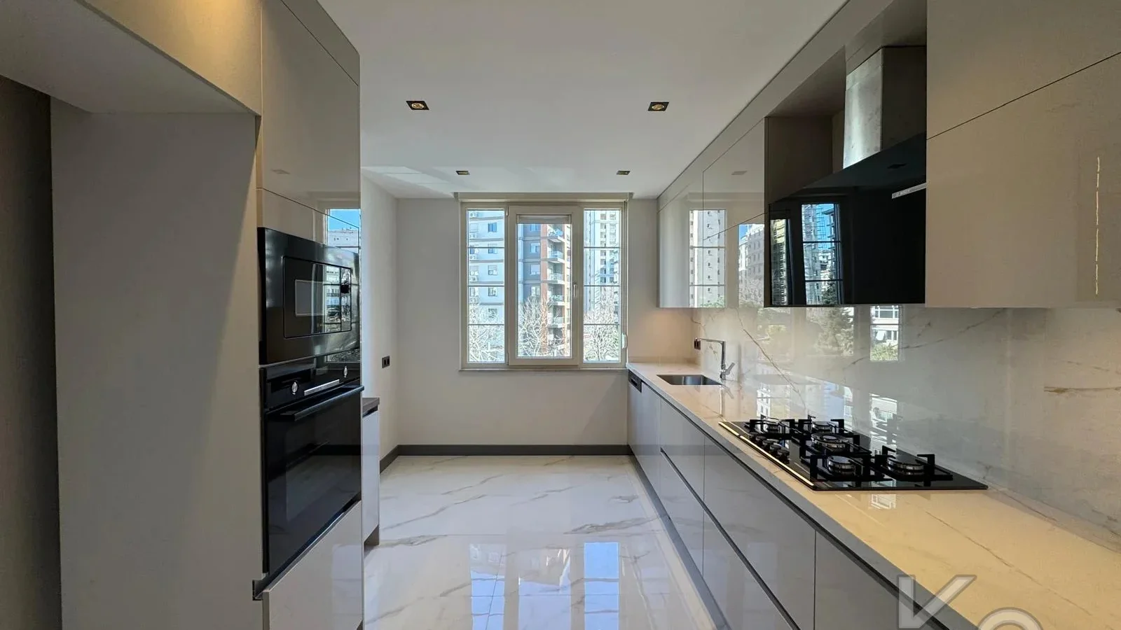 Lacivert Cadde  Şaşkinbakkal Marks&spencer Yakini Bi̇rgen İnş. Yapimi 130m² Net 4+1