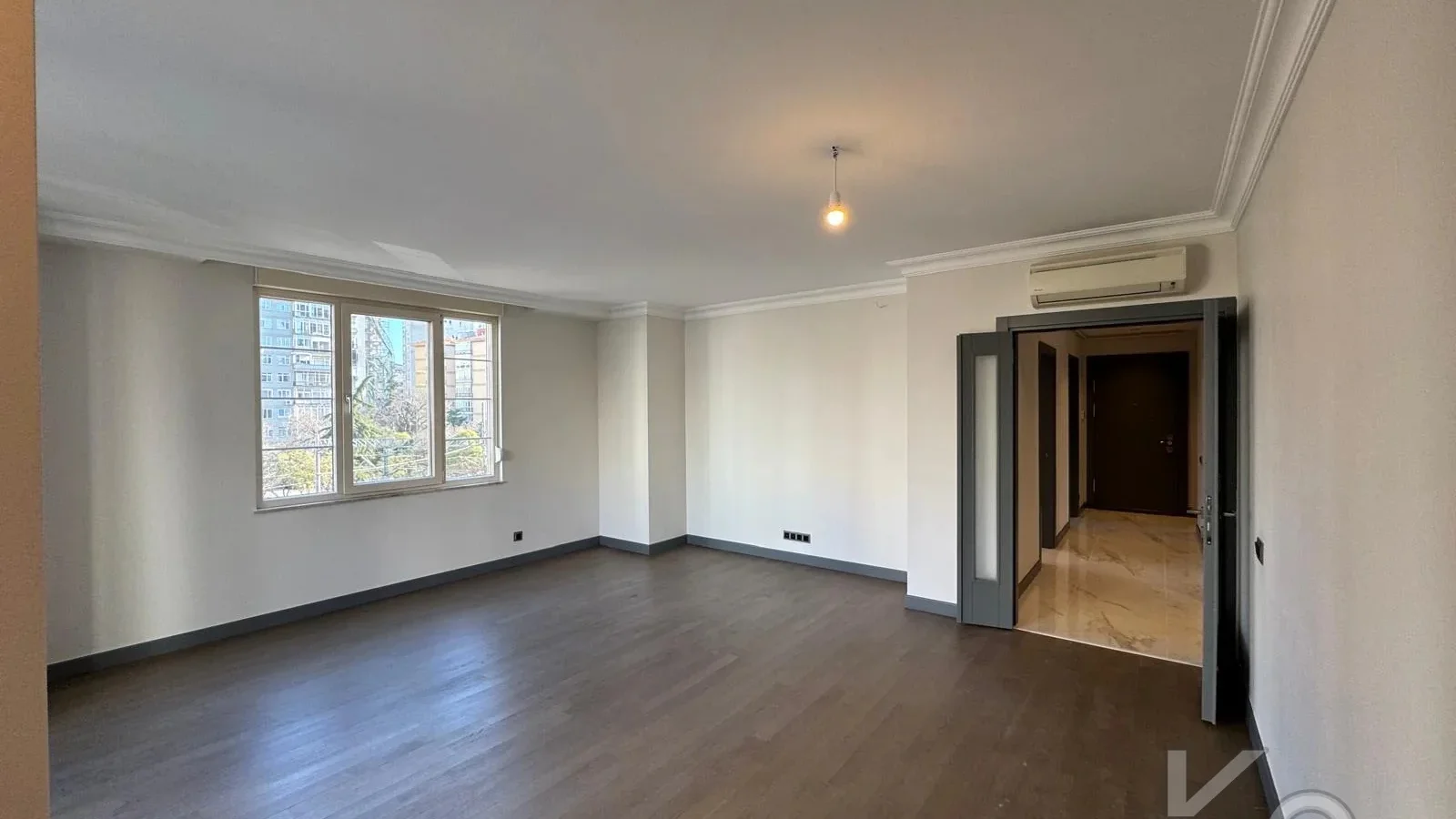 Lacivert Cadde  Şaşkinbakkal Marks&spencer Yakini Bi̇rgen İnş. Yapimi 130m² Net 4+1