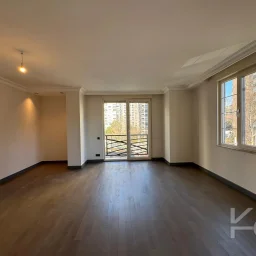 Lacivert Cadde  Şaşkinbakkal Marks&spencer Yakini Bi̇rgen İnş. Yapimi 130m² Net 4+1