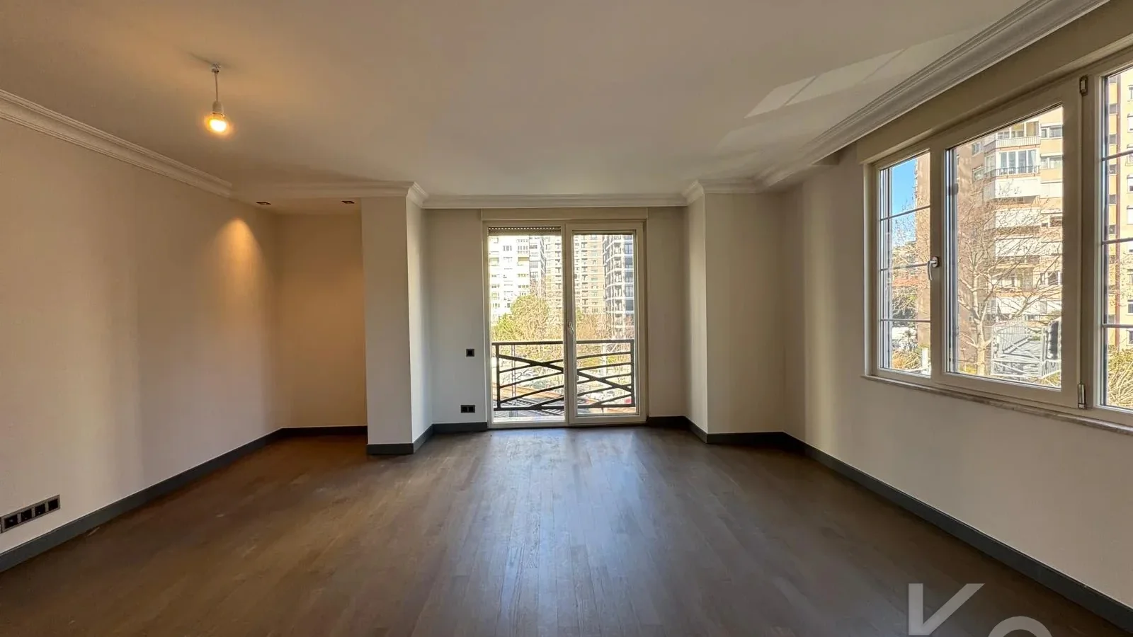 Lacivert Cadde  Şaşkinbakkal Marks&spencer Yakini Bi̇rgen İnş. Yapimi 130m² Net 4+1