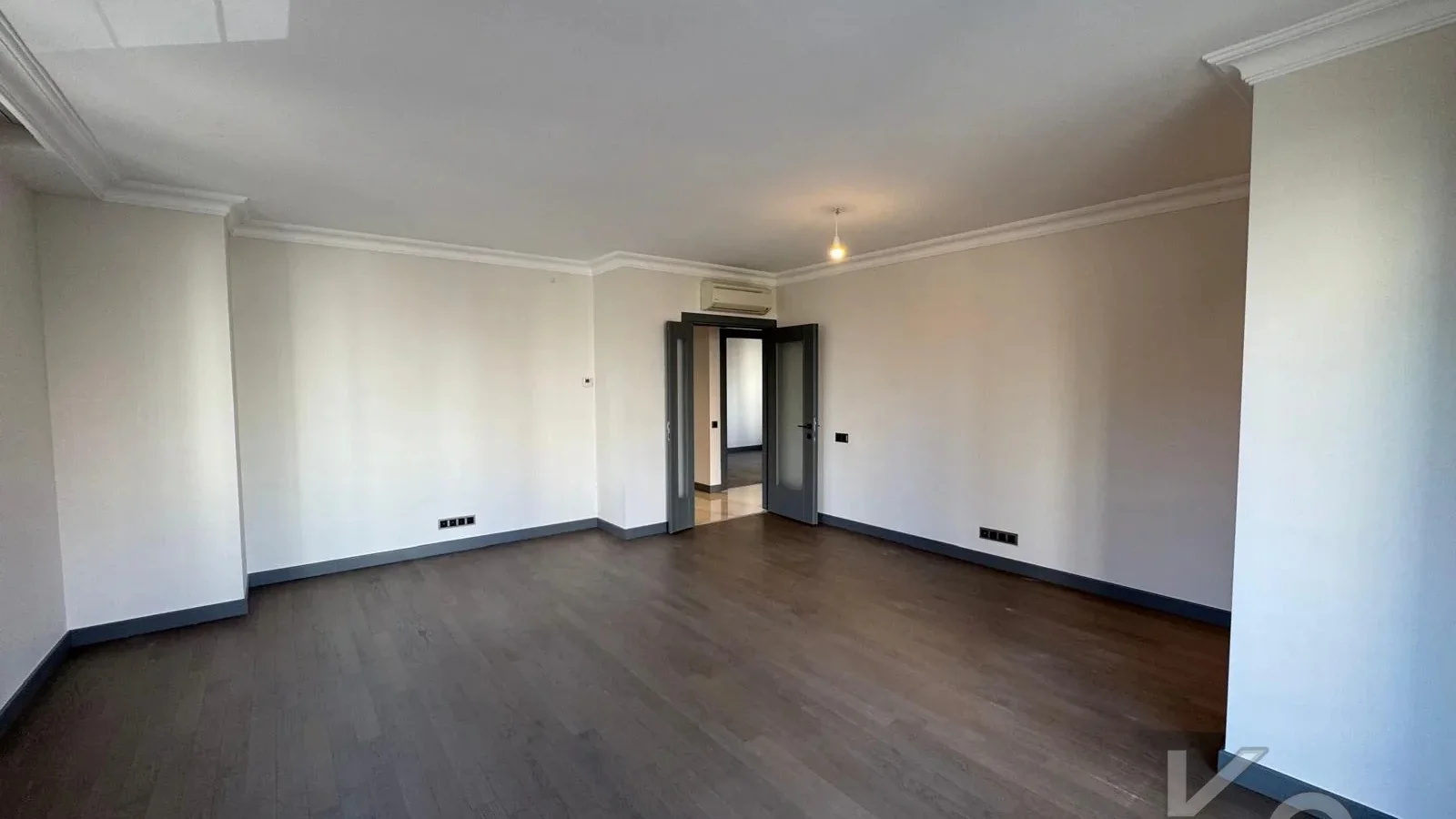 Lacivert Cadde  Şaşkinbakkal Marks&spencer Yakini Bi̇rgen İnş. Yapimi 130m² Net 4+1