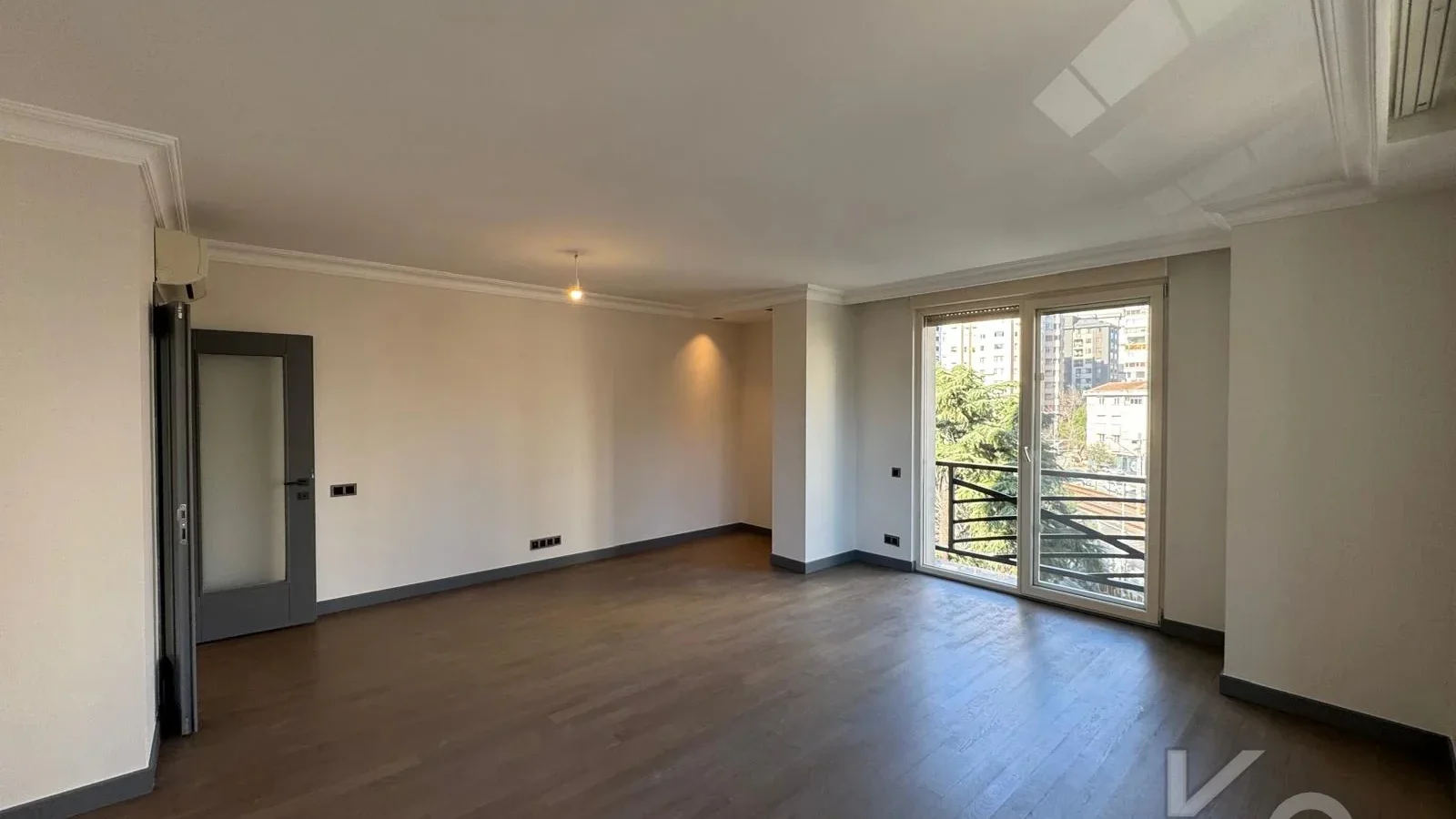 Lacivert Cadde  Şaşkinbakkal Marks&spencer Yakini Bi̇rgen İnş. Yapimi 130m² Net 4+1