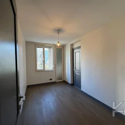 Lacivert Cadde  Şaşkinbakkal Marks&spencer Yakini Bi̇rgen İnş. Yapimi 130m² Net 4+1