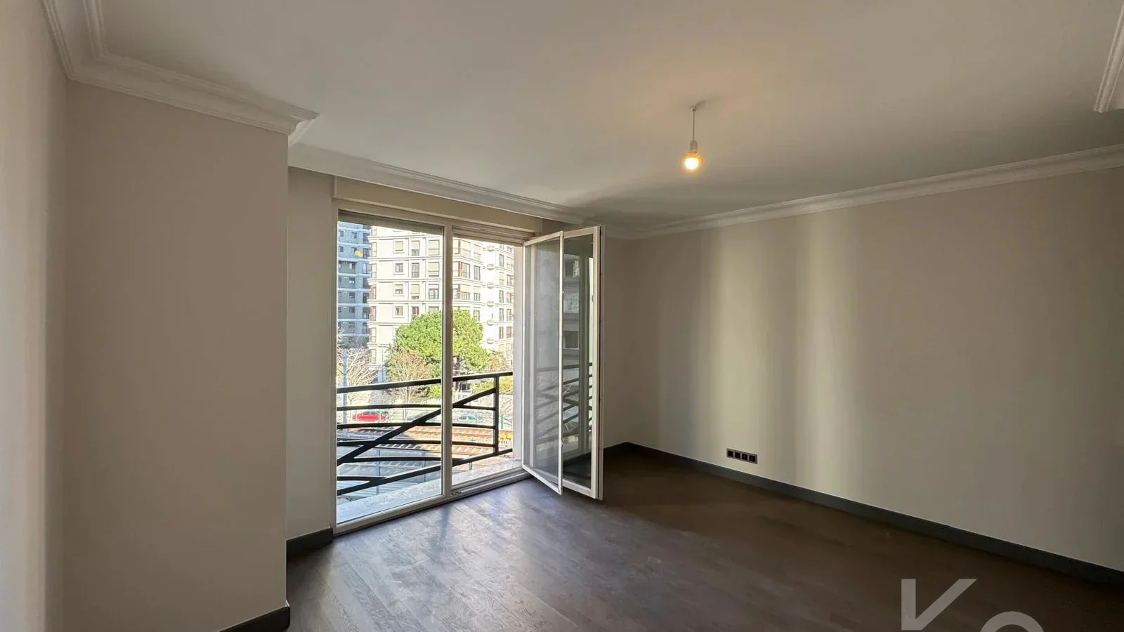 Lacivert Cadde  Şaşkinbakkal Marks&spencer Yakini Bi̇rgen İnş. Yapimi 130m² Net 4+1