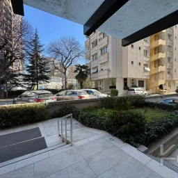 Lacivert Cadde  Şaşkinbakkal Marks&spencer Yakini Bi̇rgen İnş. Yapimi 130m² Net 4+1