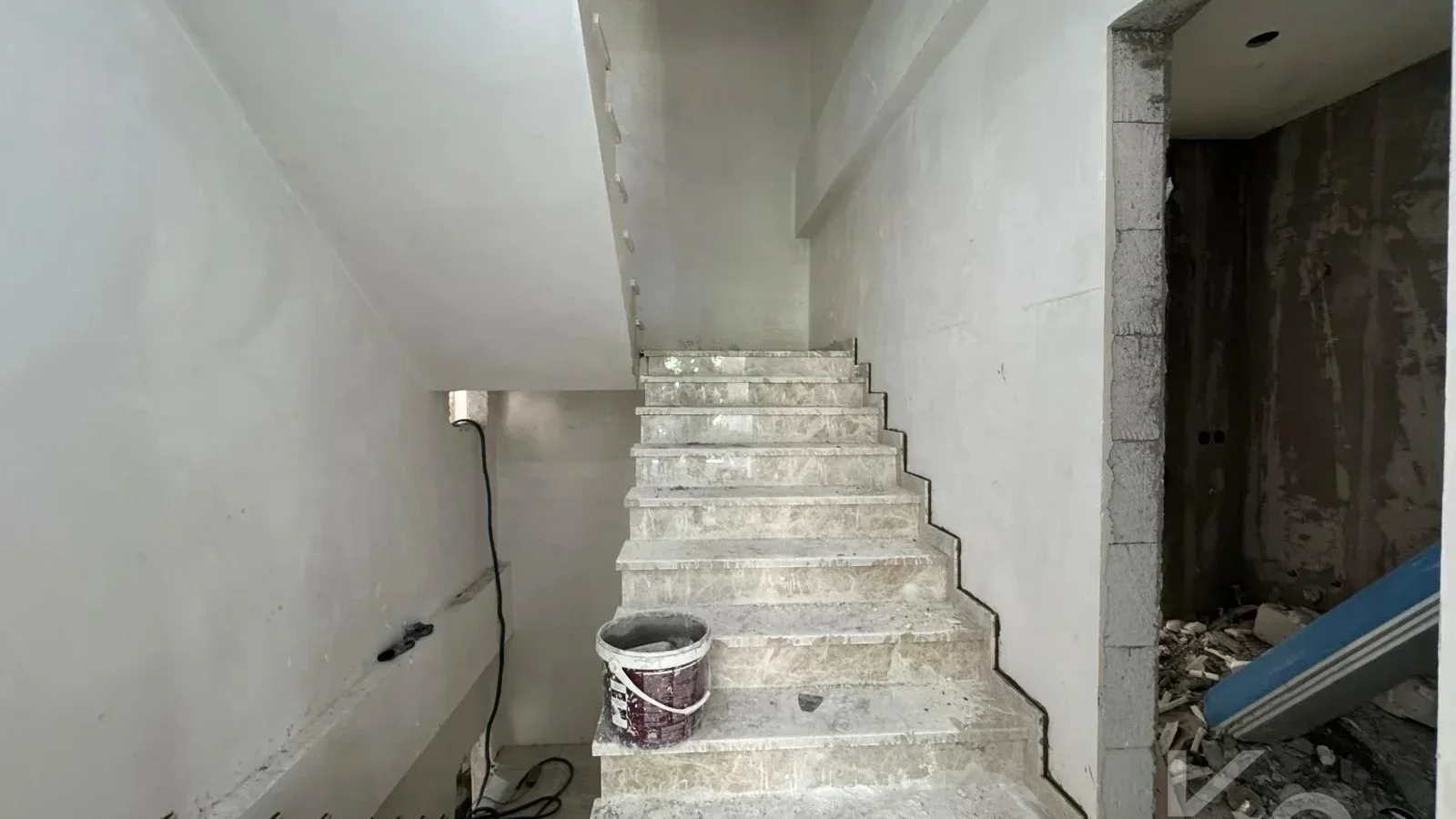 Laci̇vertcadde Kozyataği 2025 Yapimi Sifir Kozzy Avm Yakini 2+1