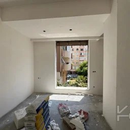 Laci̇vertcadde Kozyataği 2025 Yapimi Sifir Kozzy Avm Yakini 2+1