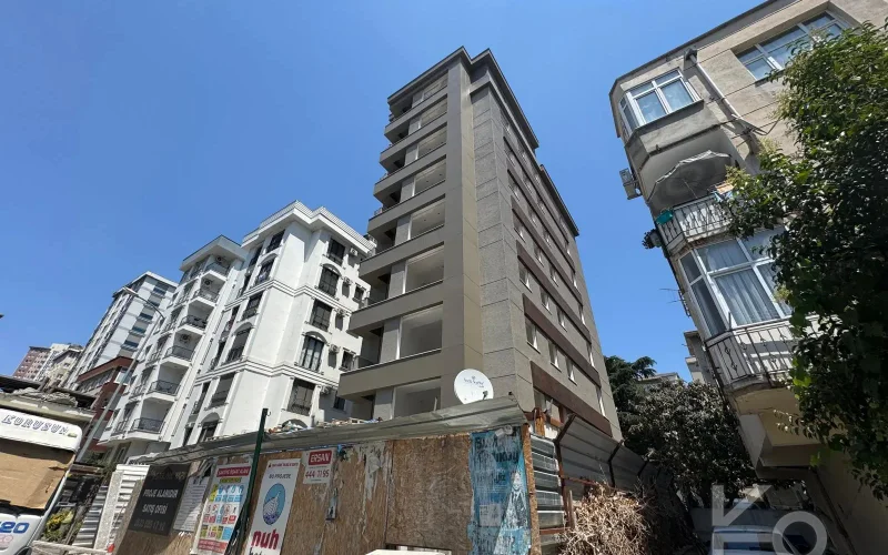 Laci̇vertcadde Kozyataği 2025 Yapimi Sifir Kozzy Avm Yakini 2+1