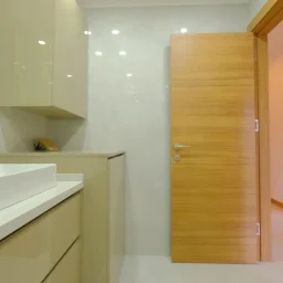 Lacivert Cadde Çam Fıstığı Sokak'ta Ebeveyn'li Balkonlu 140m² Net 3+1