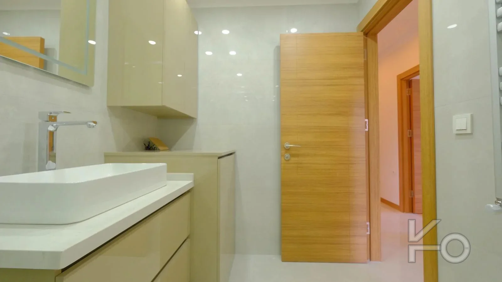 Lacivert Cadde Çam Fıstığı Sokak'ta Ebeveyn'li Balkonlu 140m² Net 3+1