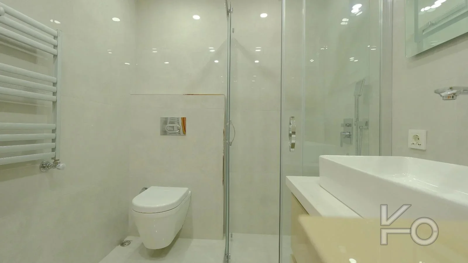 Lacivert Cadde Çam Fıstığı Sokak'ta Ebeveyn'li Balkonlu 140m² Net 3+1