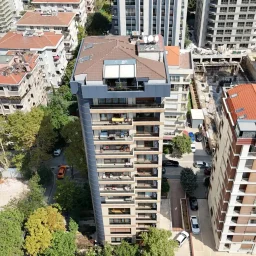 Lacivert Cadde Çam Fıstığı Sokak'ta Ebeveyn'li Balkonlu 140m² Net 3+1