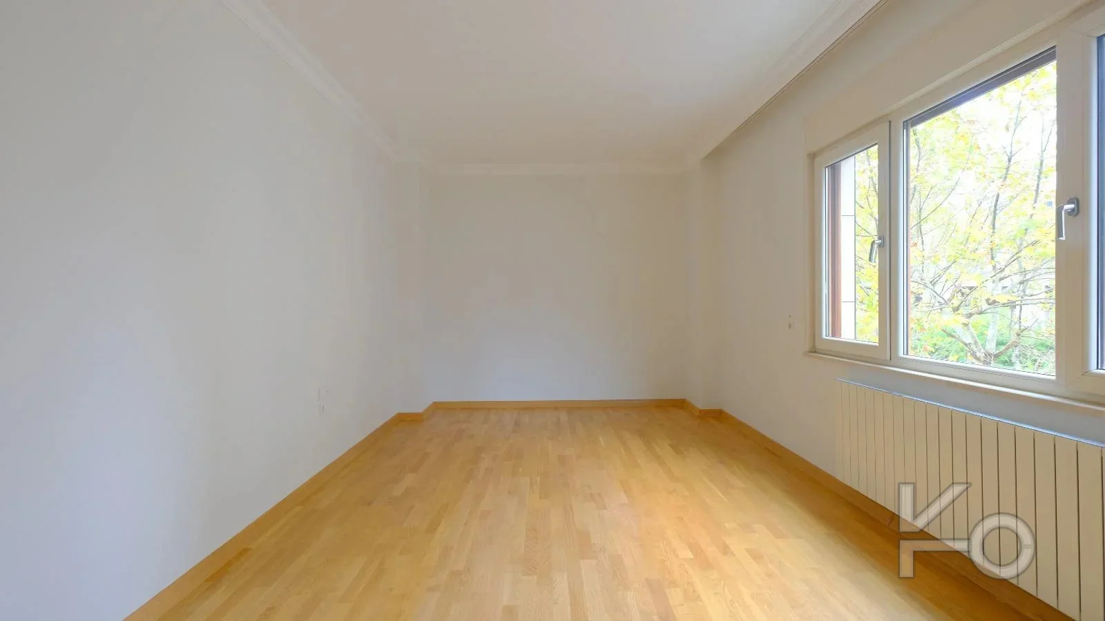 Lacivert Cadde Çam Fıstığı Sokak'ta Ebeveyn'li Balkonlu 140m² Net 3+1