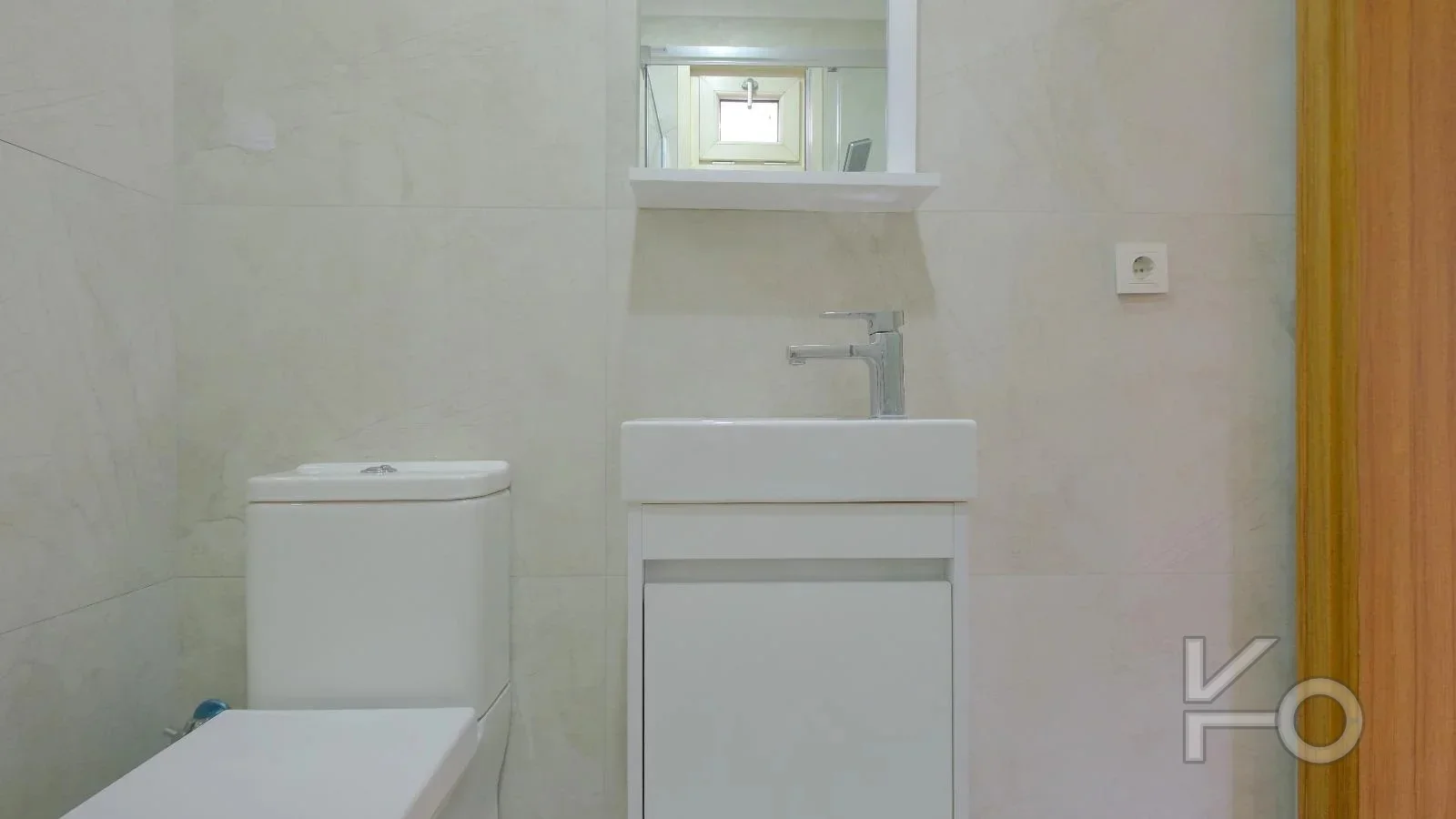Lacivert Cadde Çam Fıstığı Sokak'ta Ebeveyn'li Balkonlu 140m² Net 3+1