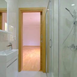 Lacivert Cadde Çam Fıstığı Sokak'ta Ebeveyn'li Balkonlu 140m² Net 3+1