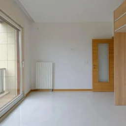 Lacivert Cadde Çam Fıstığı Sokak'ta Ebeveyn'li Balkonlu 140m² Net 3+1
