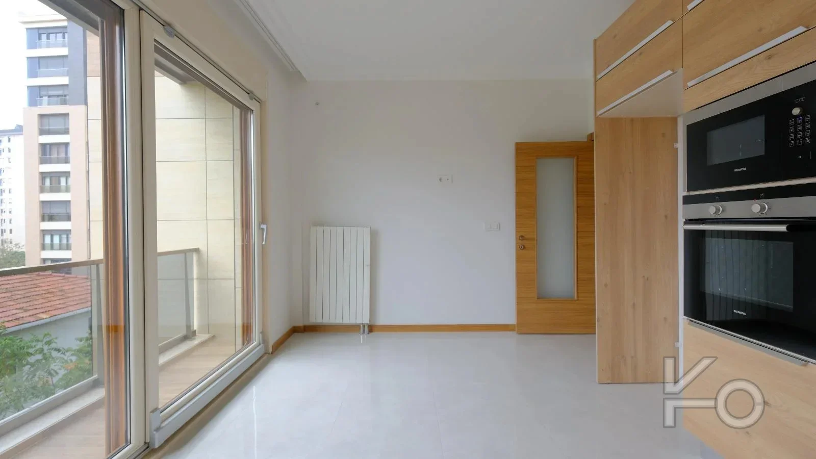 Lacivert Cadde Çam Fıstığı Sokak'ta Ebeveyn'li Balkonlu 140m² Net 3+1