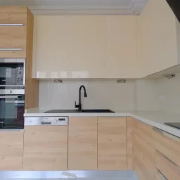 Lacivert Cadde Çam Fıstığı Sokak'ta Ebeveyn'li Balkonlu 140m² Net 3+1