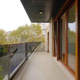 Lacivert Cadde Çam Fıstığı Sokak'ta Ebeveyn'li Balkonlu 140m² Net 3+1