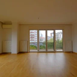 Lacivert Cadde Çam Fıstığı Sokak'ta Ebeveyn'li Balkonlu 140m² Net 3+1