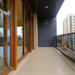 Lacivert Cadde Çam Fıstığı Sokak'ta Ebeveyn'li Balkonlu 140m² Net 3+1