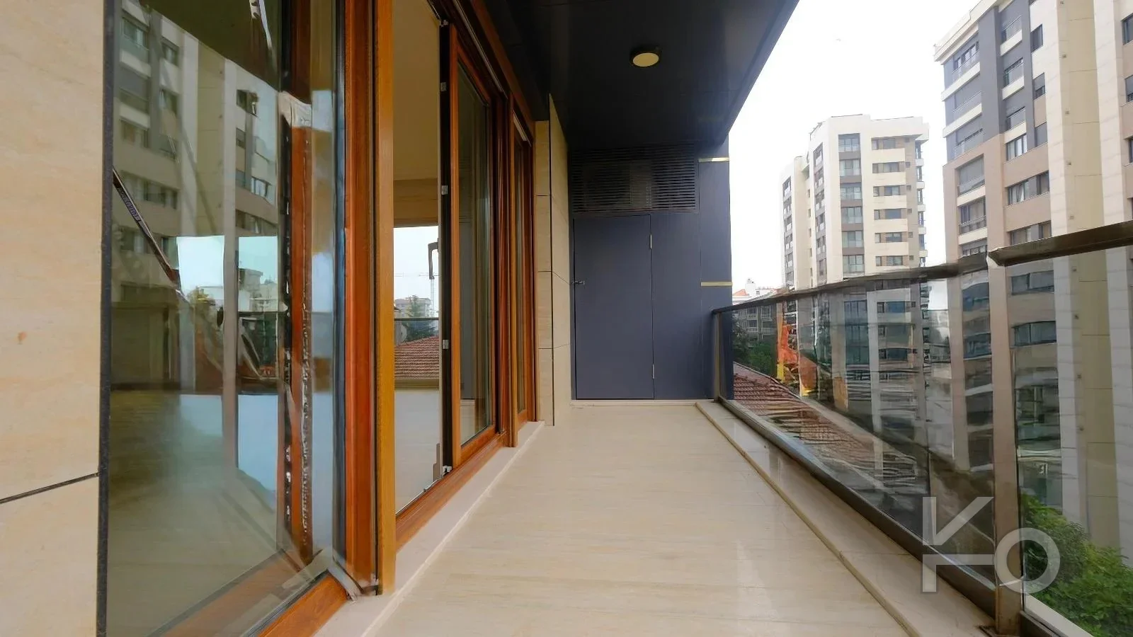Lacivert Cadde Çam Fıstığı Sokak'ta Ebeveyn'li Balkonlu 140m² Net 3+1