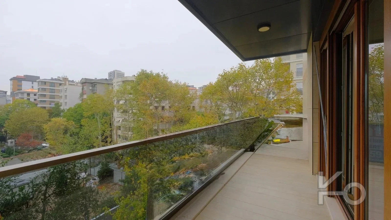 Lacivert Cadde Çam Fıstığı Sokak'ta Ebeveyn'li Balkonlu 140m² Net 3+1