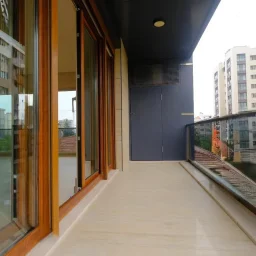 Lacivert Cadde Çam Fıstığı Sokak'ta Ebeveyn'li Balkonlu 140m² Net 3+1