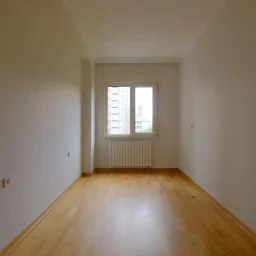 Lacivert Cadde Çam Fıstığı Sokak'ta Ebeveyn'li Balkonlu 140m² Net 3+1