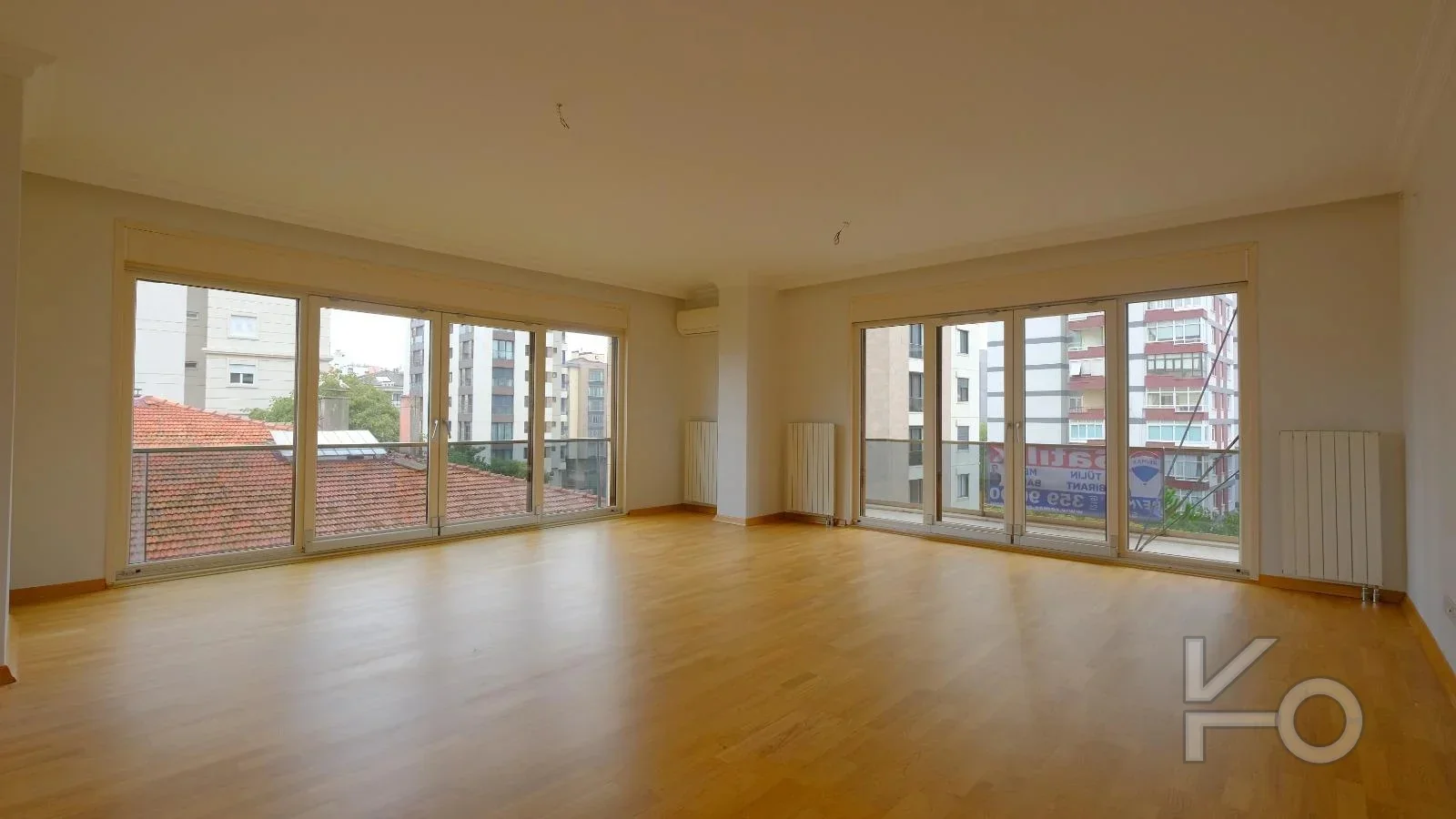 Lacivert Cadde Çam Fıstığı Sokak'ta Ebeveyn'li Balkonlu 140m² Net 3+1