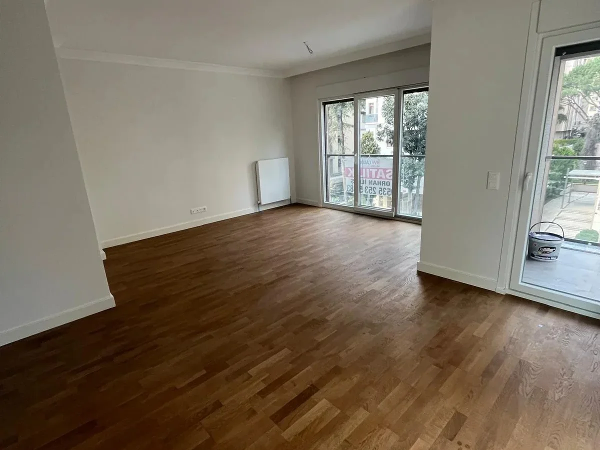 Laci̇vert Cadde Göztepe Tanzi̇mat'ta Balkonlu  95m² Net 3+1